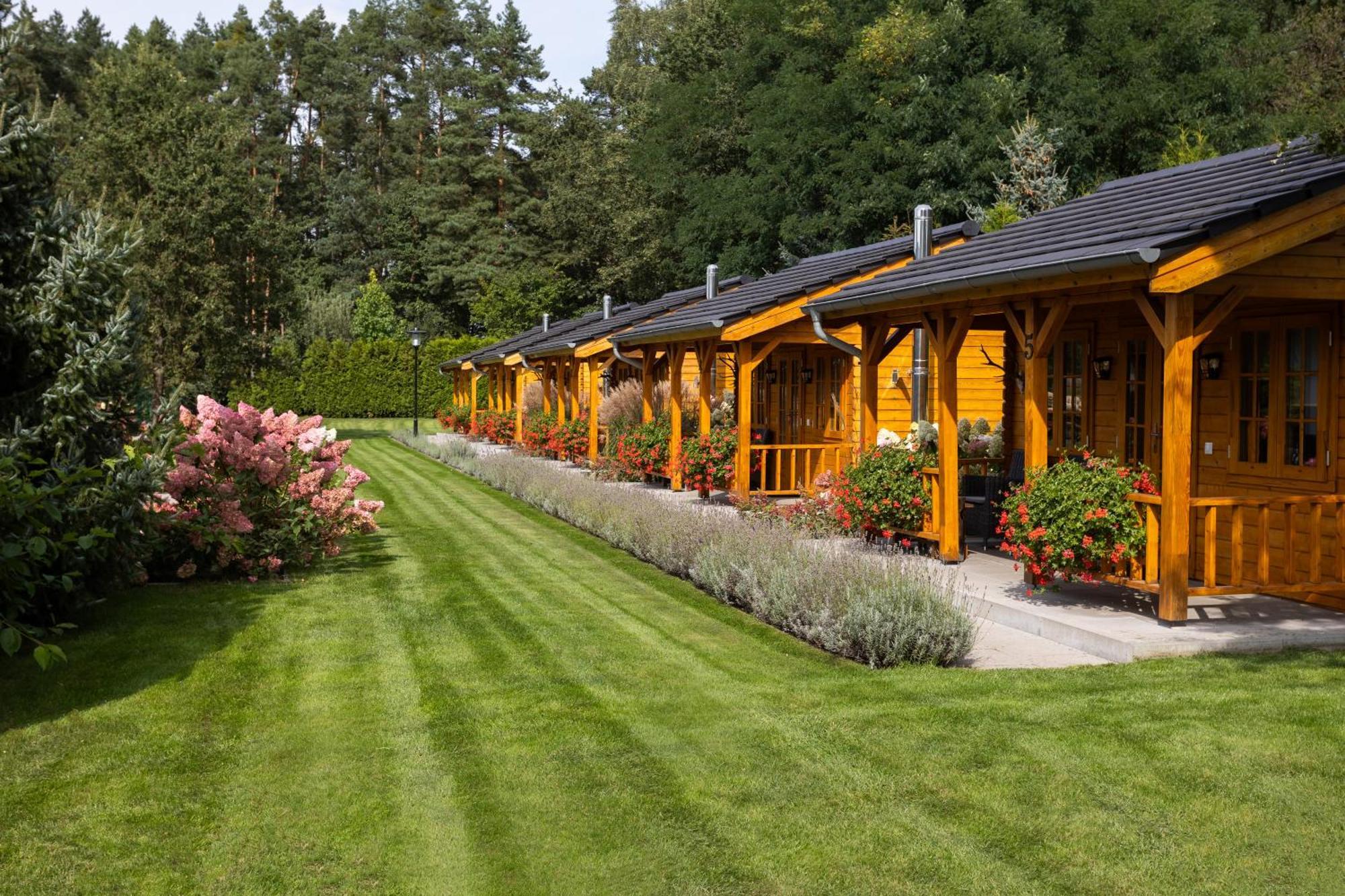 Hubertus Dwór Myśliwski Opole Exterior foto